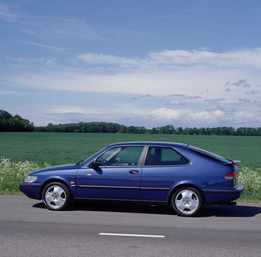  Saab 900 SE Turbo Coupe 1993 года  (фото 16 из 29)